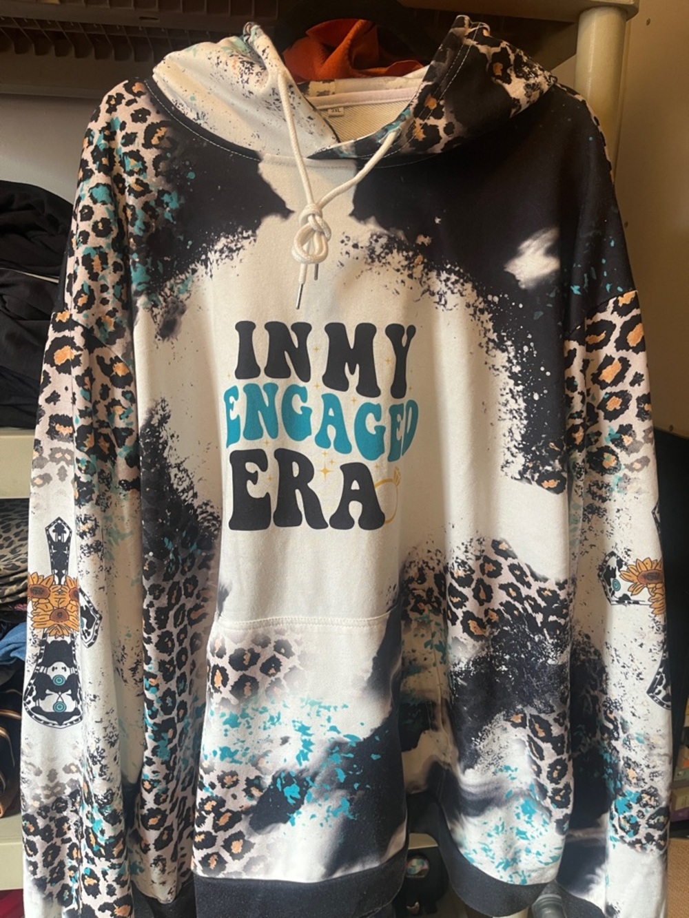 Graphic Hoodie "In My Engaged Era" - Turquoise & Black Leopard Print